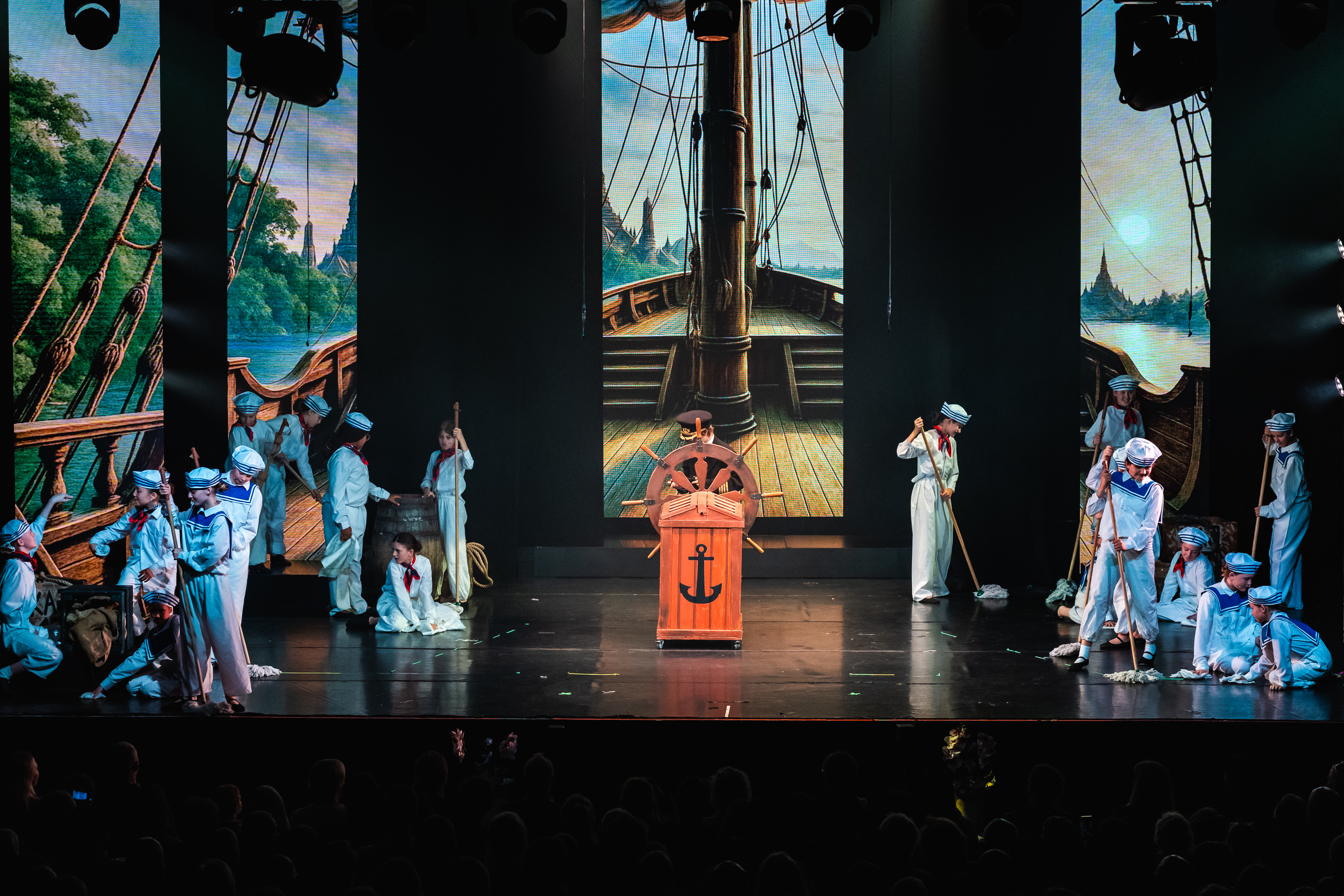 Laura i kostume fra forestilling